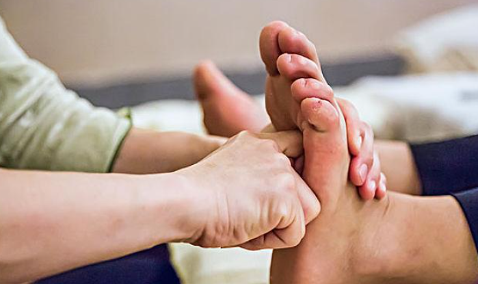 湖南漢壽縣一名李姓男子3月在足浴店接受技師按摩期間猝死，司法鑒定其死亡時尿道口及大腿根部有精液。足浴店否認向死者提供非法性服務。(資料圖片/圖非涉事人士)