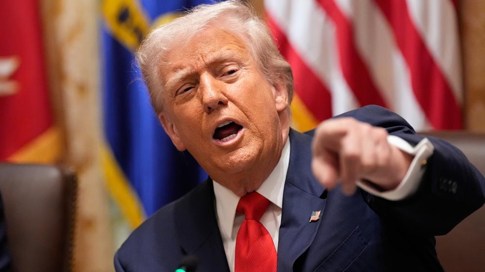 特朗普：考慮不買中國食用油，報復中方不採購美國大豆。(AP)