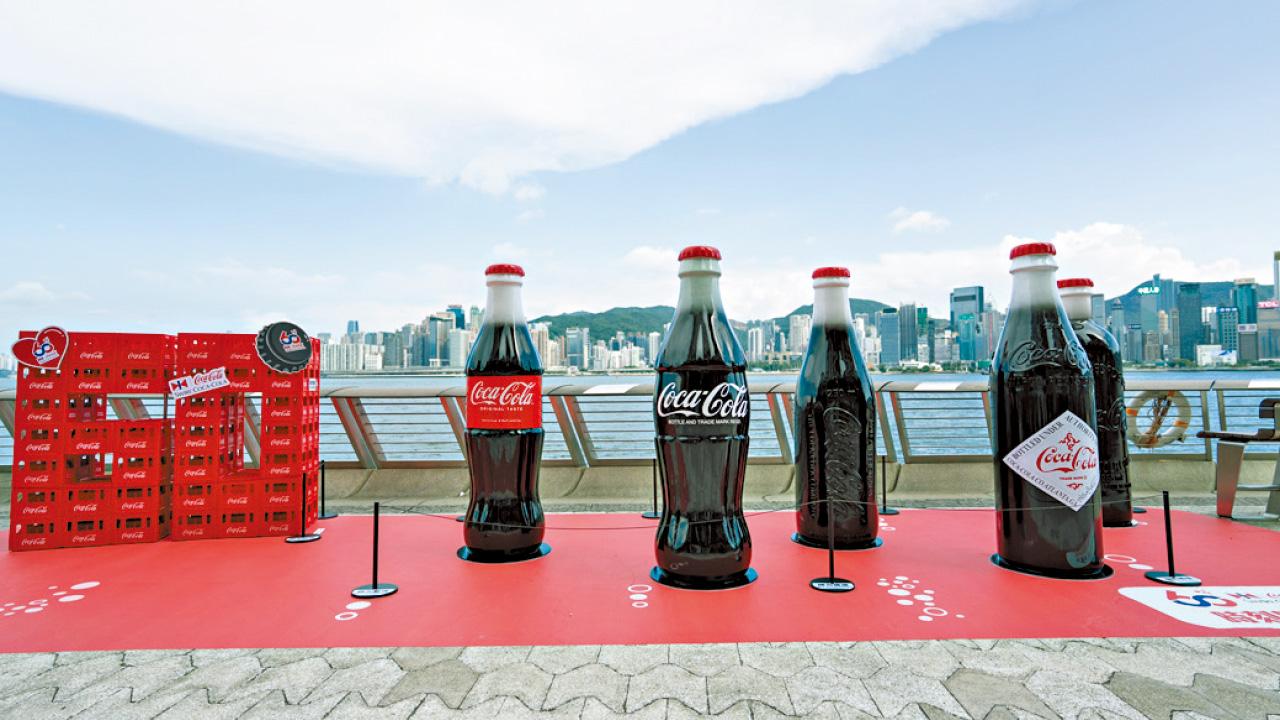 香港太古可口可樂60周年慶典 同巨型可樂樽打卡 推6款盲盒