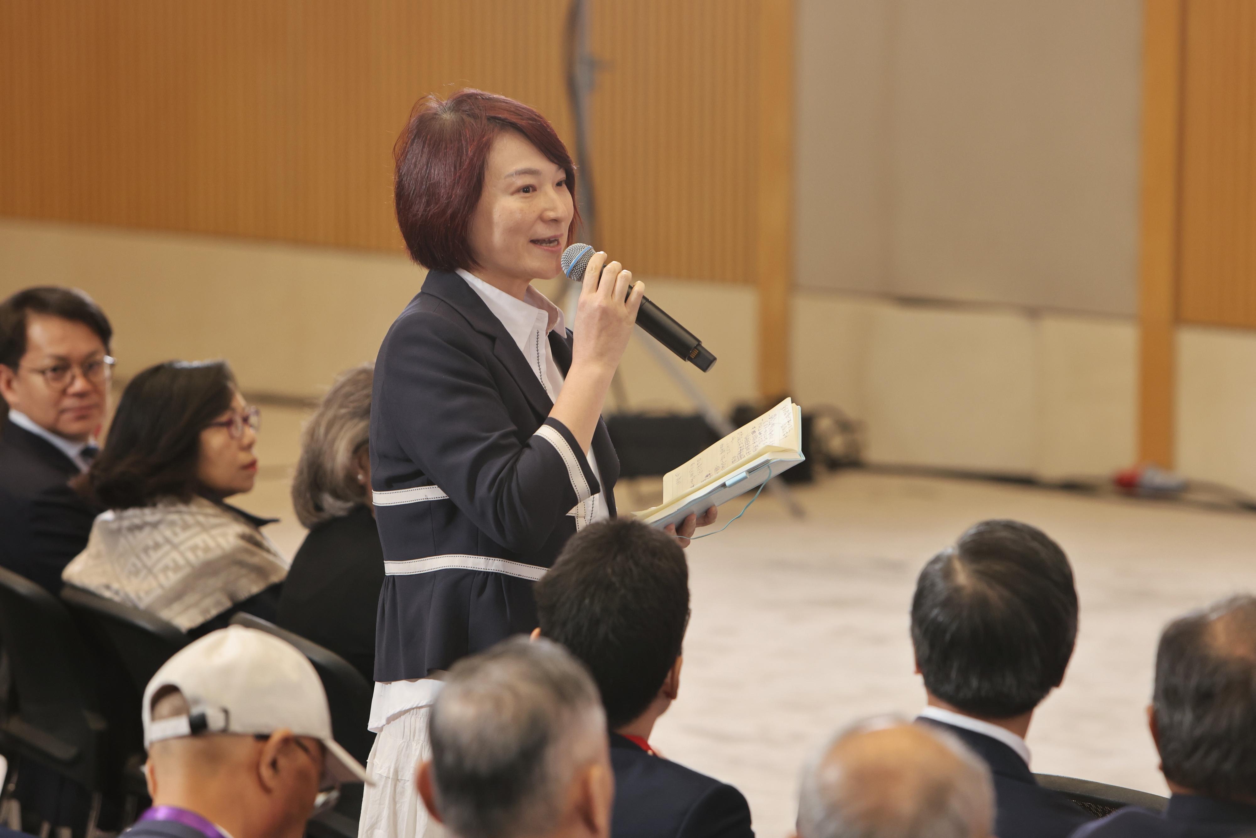 「行政立法同心治港創未來」研討會，立法會議員李慧琼交流發言。(中通社)