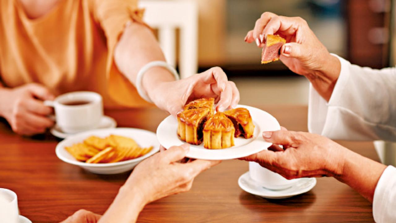 中秋老人省老人