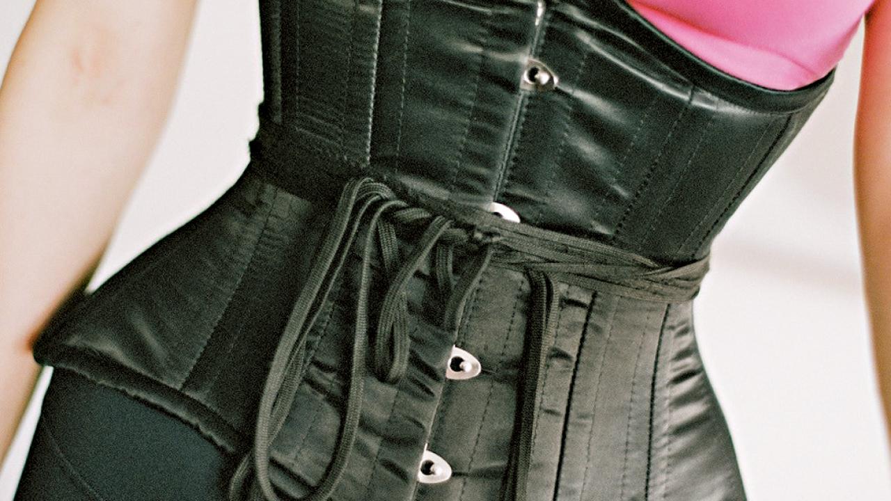 細腰執念：女人對美的追求