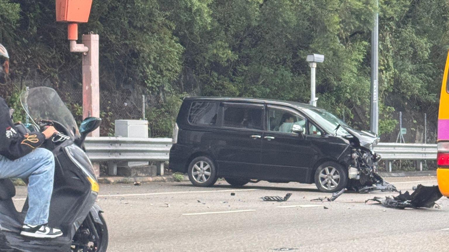 大埔吐露港公路發生車禍。（fb「馬路的事 (即時交通資訊台)」圖片）