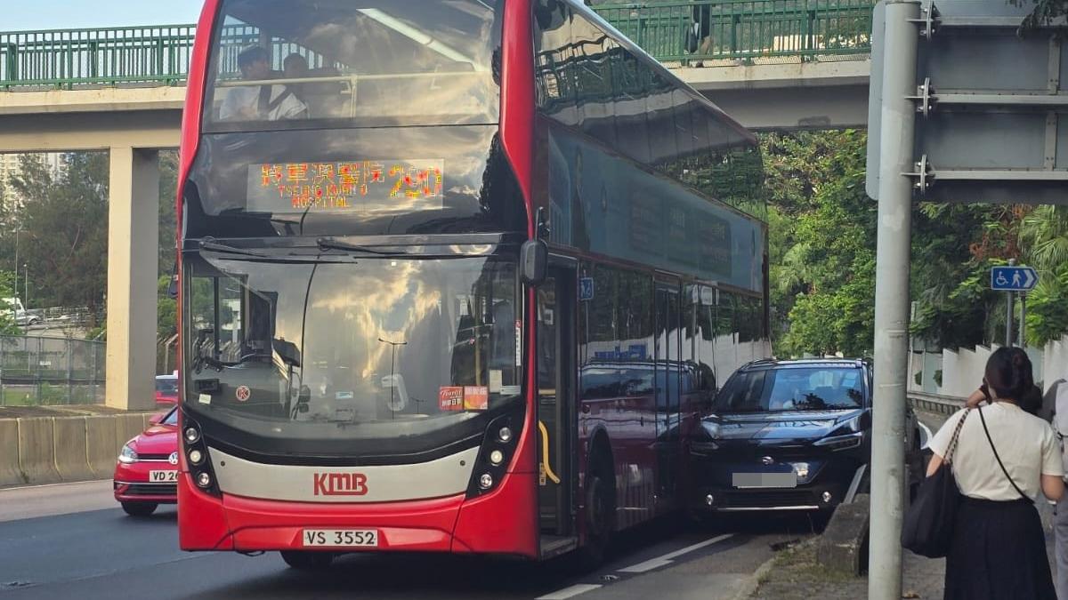 龍翔道發生交通意外。（fb「馬路的事討論區」圖片）