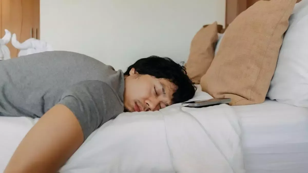 褪黑激素失衡往往反映出生活節奏被打亂。調整睡眠習慣、管理壓力、維持穩定光照與活動量，才是根本解方。褪黑激素是身體自我修復與節律平衡的重要訊號。