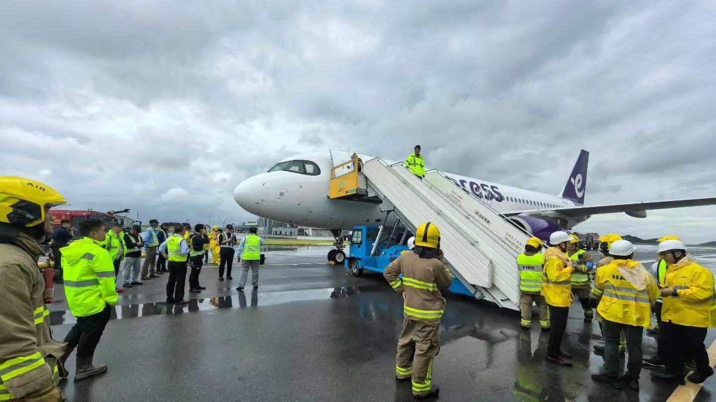 香港快運上月降落偏離跑道歸類為嚴重事故。（資料圖片/FB群組「香港機場實況討論區」）
