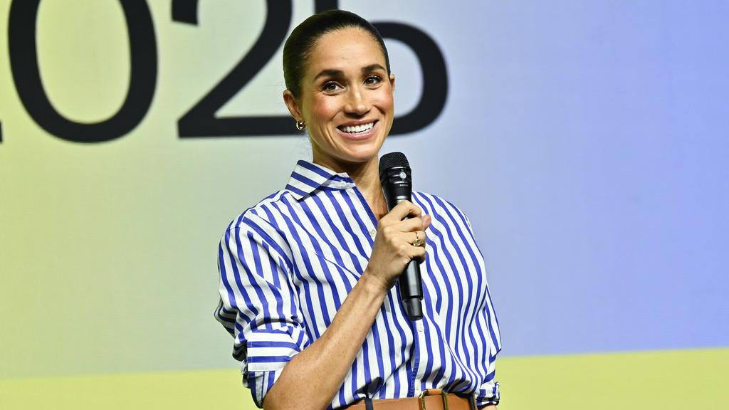 梅根口出狂言自比「奧巴馬夫婦」又稱離開王室後需「療傷」網民狂轟 ｜英國王室