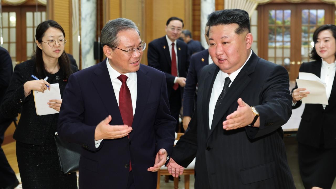 李強與金正恩會晤　指願與朝方加強高層交往和戰略溝通。（新華社）