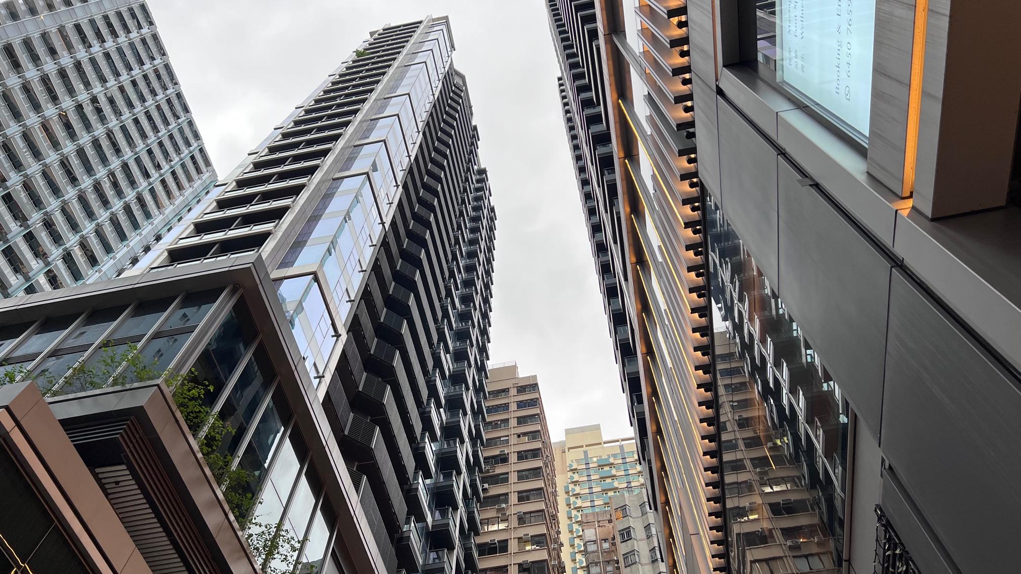 西營盤藝里坊‧1號一房，獲專才以2萬元承租，呎租達77元。