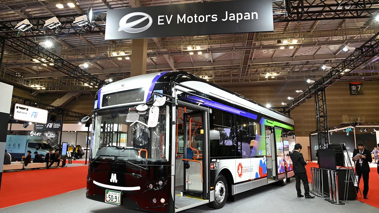 大阪世博會電動巴士。(網上圖片)