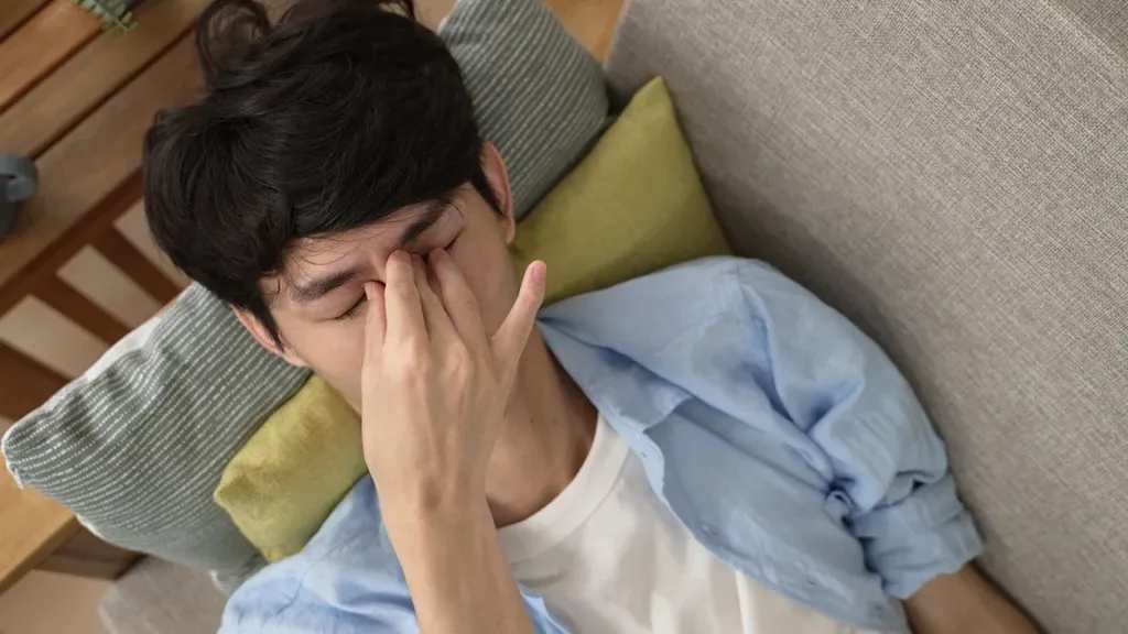 若有慢性鼻塞問題，可先考慮藥物治療，例如鼻噴劑或過敏控制，必要時再選擇微創手術、保留部分鼻甲功能，避免一次切除過多。