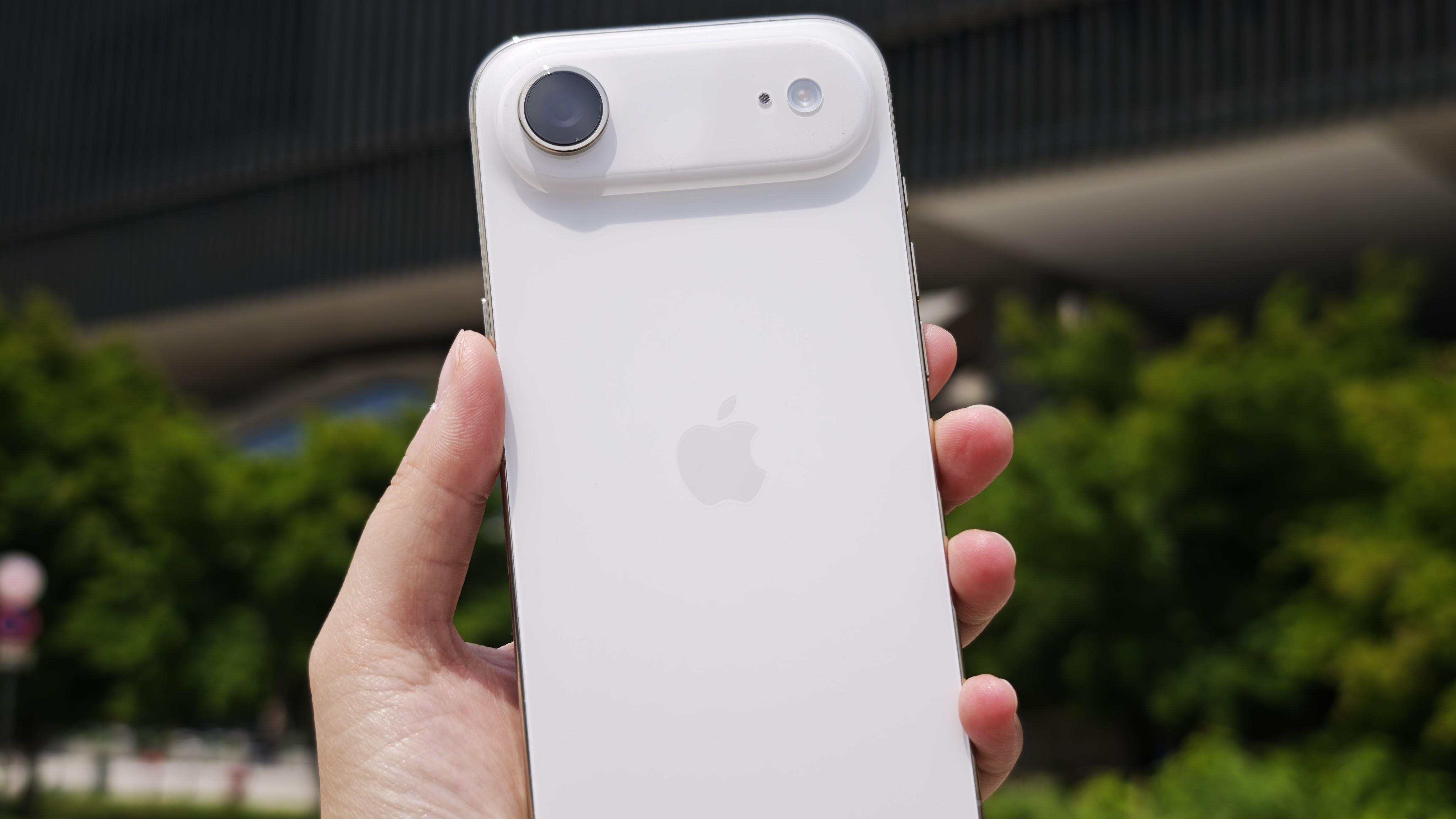 iPhone Air實測｜相機、電量實試　高顏值機身是否值得課金？