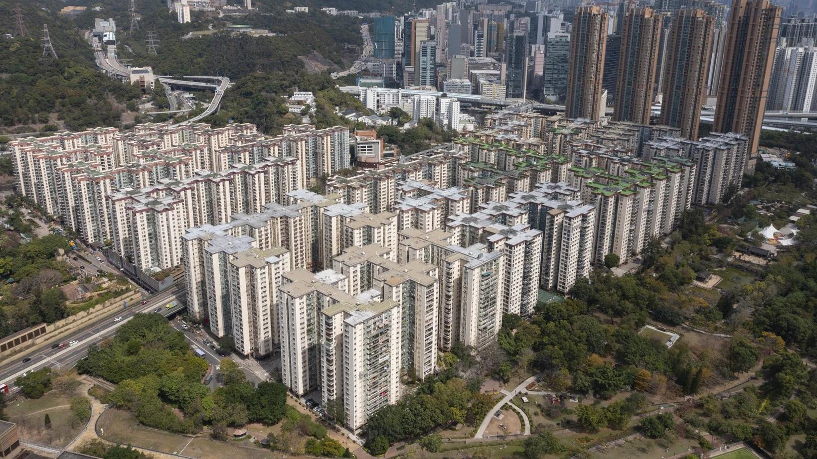 美孚新邨8期兩房獲換樓客以700萬元承接，14年升值逾四成。