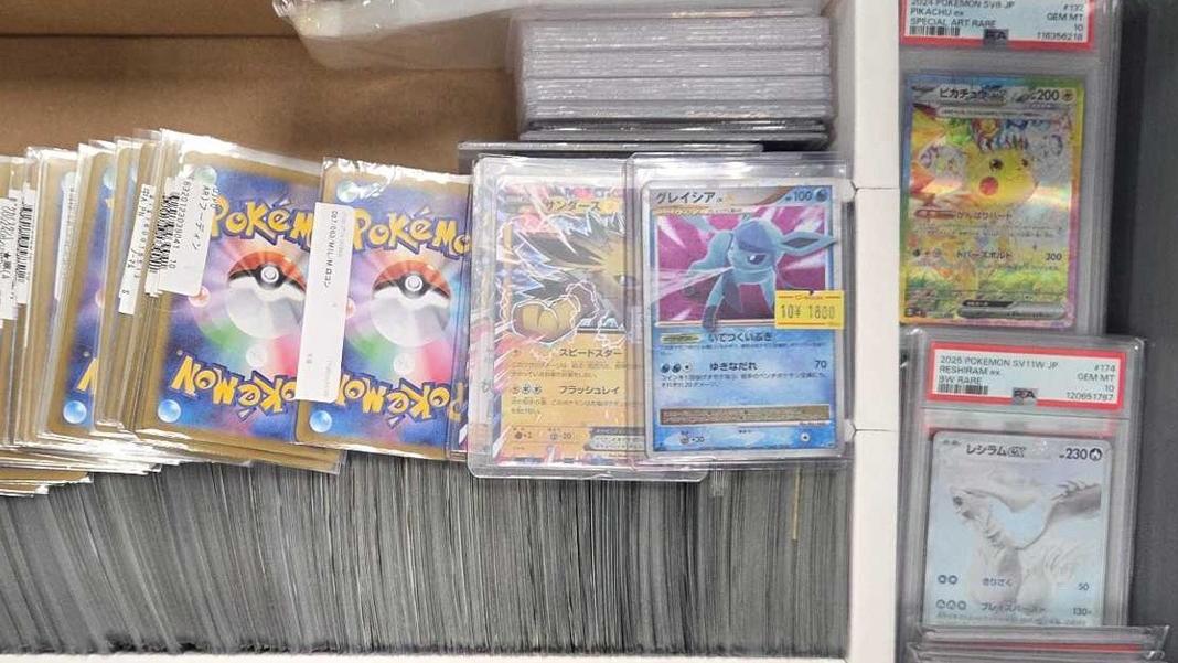 男子攜帶總價值超過3萬新加坡元Pokémon卡，從樟宜機場入境，但未依規定申報，被海關當場逮住。(互聯網)