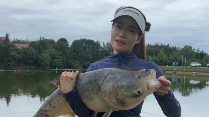 內地釣魚網紅袁小小