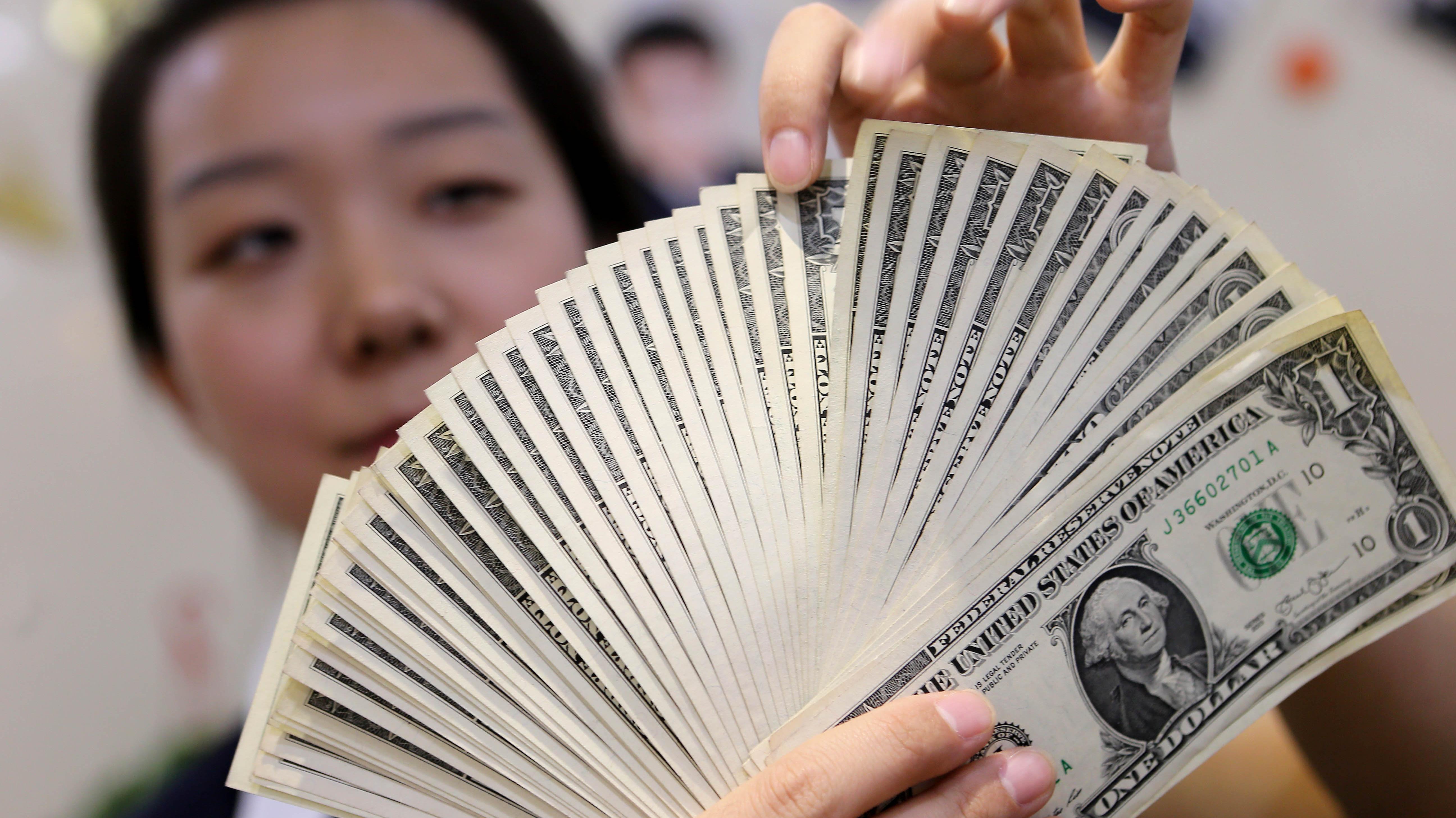 美元能否延續反彈 還看本月底收市價