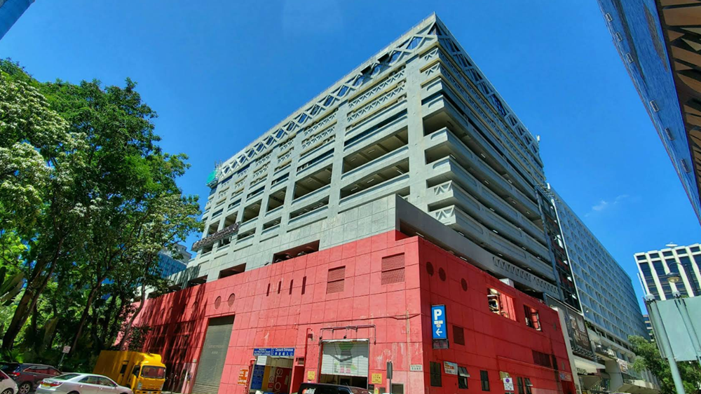 男子當場證實不治。