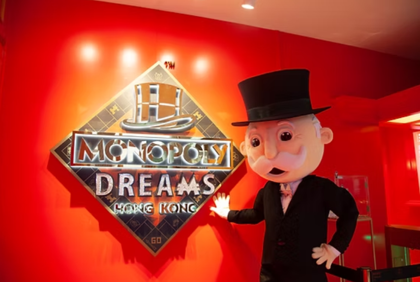 位於山頂廣場三樓的「香港大富翁夢想世界」結業(網上圖片)