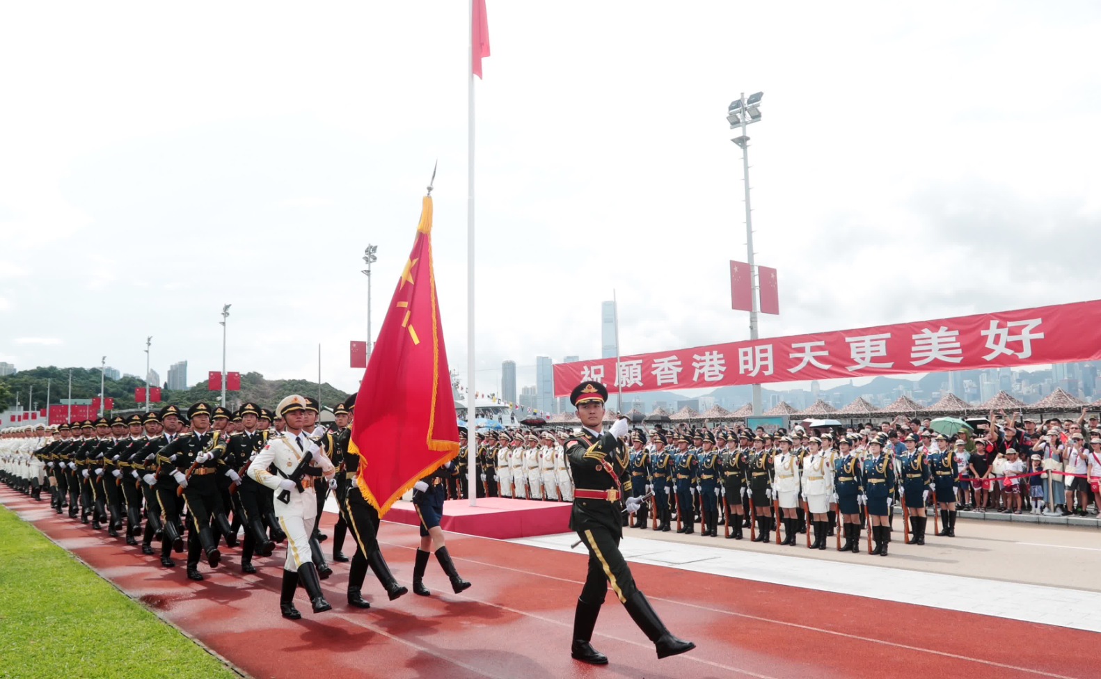 解放軍駐港部隊  (新華社資料圖片)