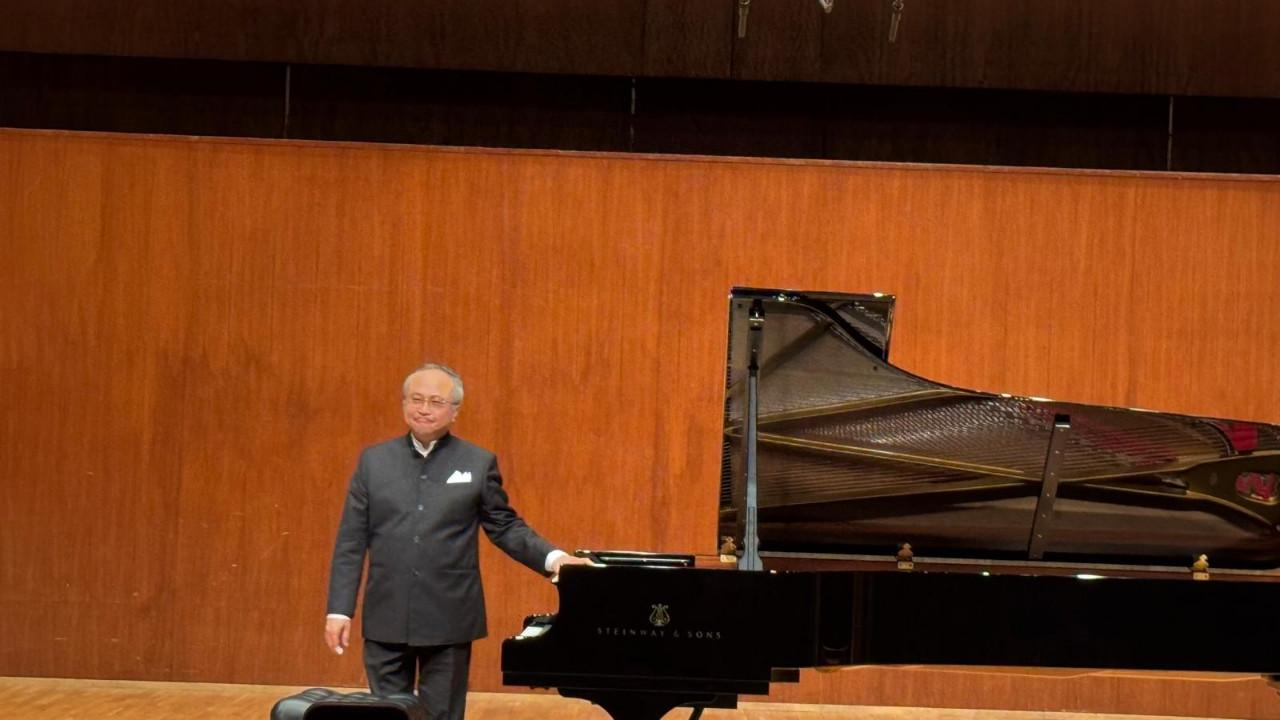 越南裔加拿大籍鋼琴家鄧泰山。