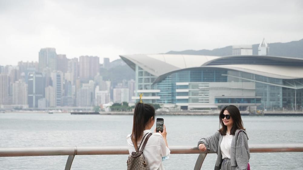 今日日間最高約24度，下周三下降至約13至14度。(資料圖片)