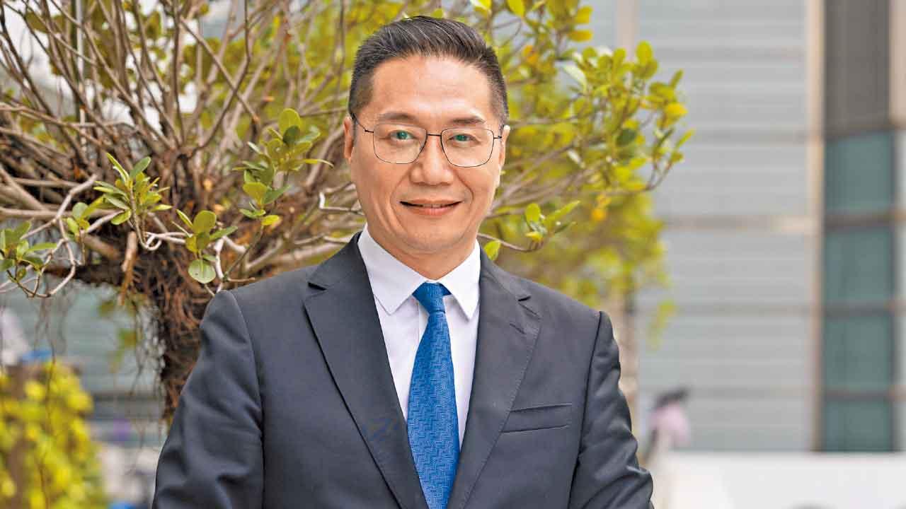 邵家輝專訪｜面對「內憂外患」擔大旗爭取連任  關注港人「用對腳投票」離港消費