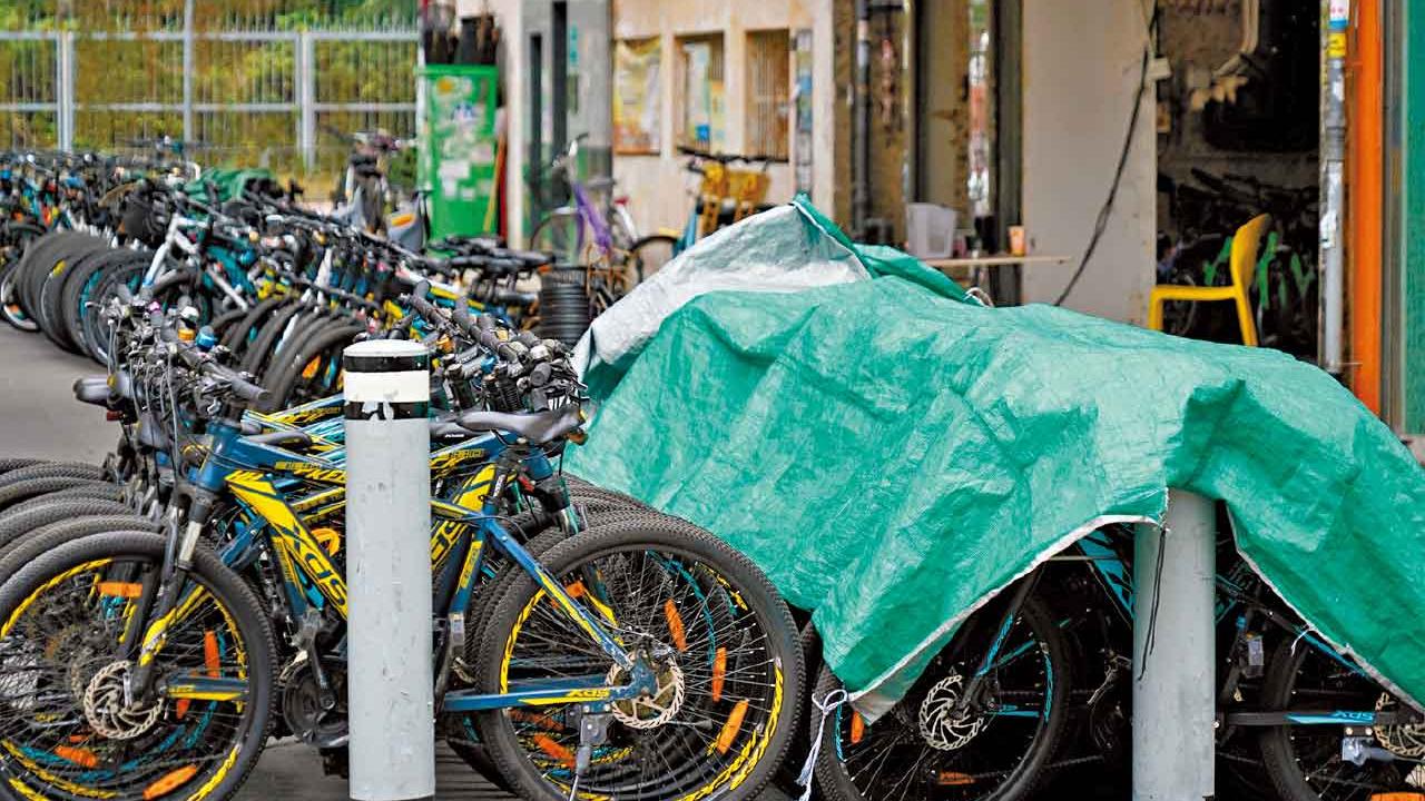 單車店違泊故態復萌 申訴專員倡引智能鏡頭助執法