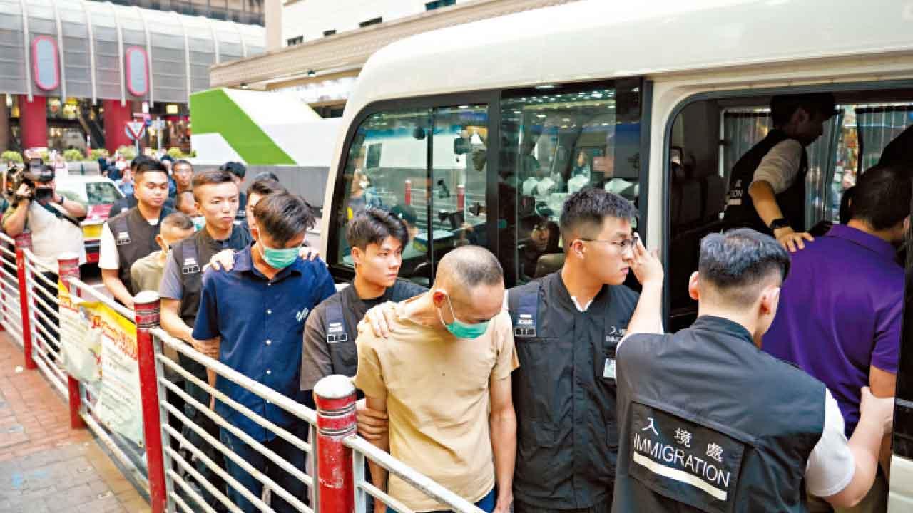 裝修單位地盤拘19黑工2僱主 指部分做冷氣水電 入境處︰擁專業資格存疑