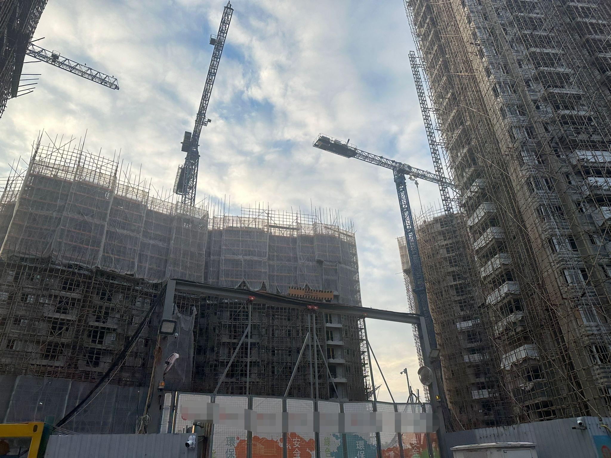 秀茂坪地盤男工高處墮下亡，發展局暫停承建商投標資格。(香港建造業總工會Facebook)