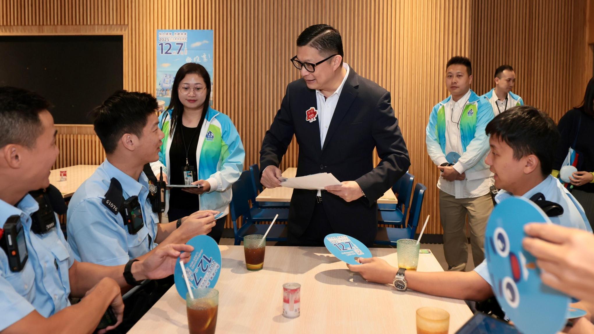 鄧炳強指紀律部隊需以身作則投票