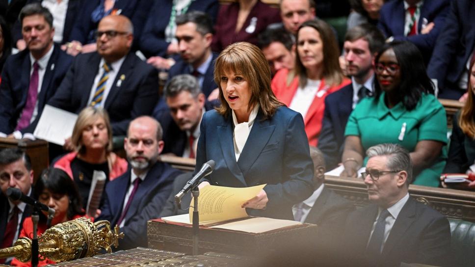 李韻晴周三在國會發表新一份財政預算案。(路透社)