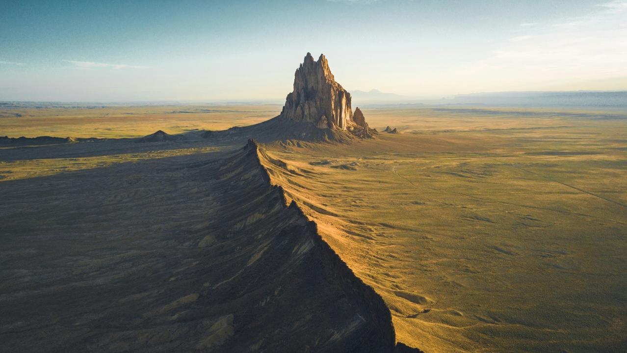 船岩（shiprock）為美國新墨西哥州著名景點。（網上圖片）