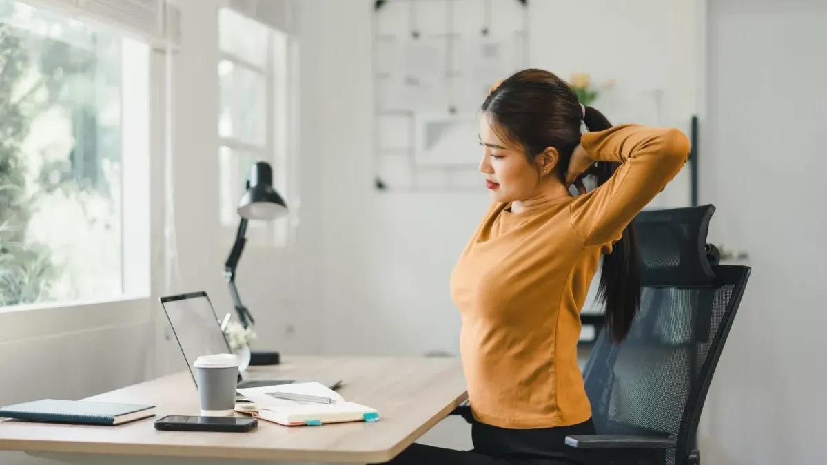 很多人壓力太大、很累時會想趕快把事情做完或乾脆躺在床上，但這樣反倒會讓效率變差、心情更低落，這時不妨讓身體動一動會更有幫助。