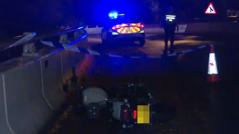 油麻地電單車疑自炒撞壆，鐵騎士送院不治。(有線新聞截圖)