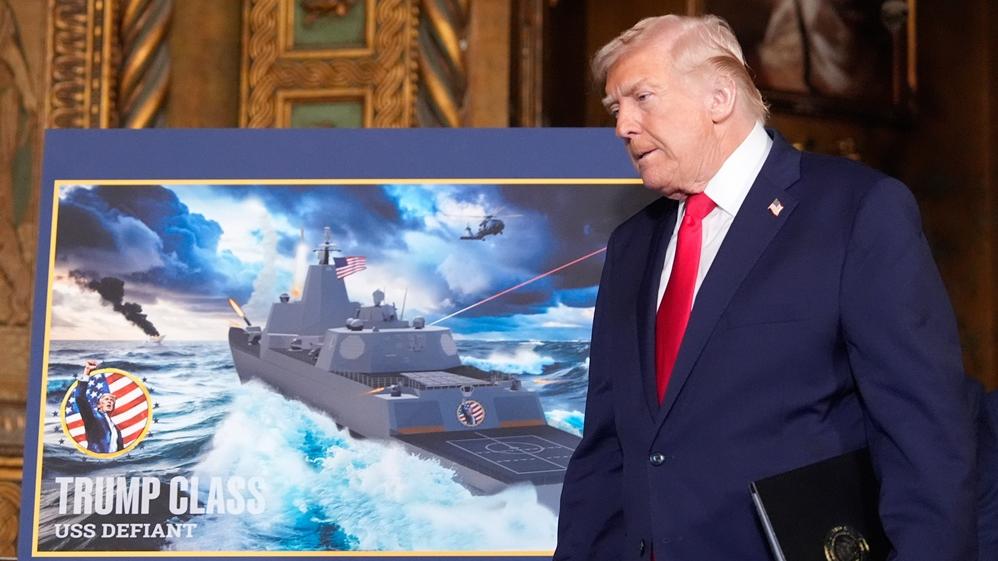 特朗普宣布「特朗普級」新戰艦計劃，揚言要全球敵人恐懼。(AP)