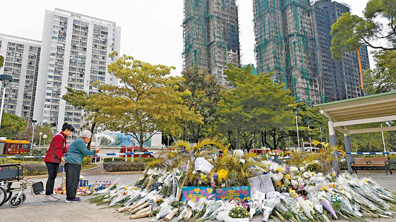 宏福苑世紀火災146人罹難 79人傷 市民獻花悼念 人龍逾2公里