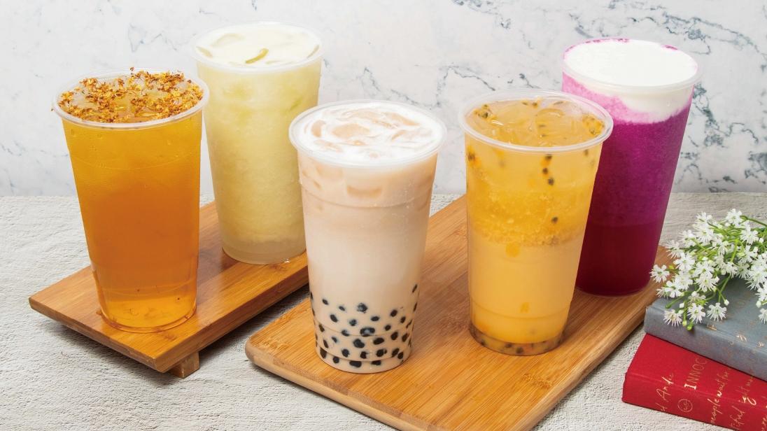 喝手搖飲不必完全禁止，關鍵在於選擇。建議優先選無糖純茶或鮮奶茶、避免再額外加糖，並選擇小杯或中杯，既能滿足咀嚼口感，也能降低熱量與身體負擔。