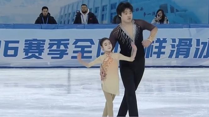 中國花樣滑冰組合李欣澤與李明達。(網上圖片)