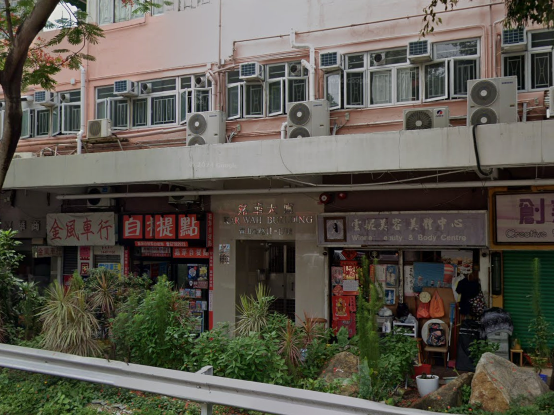 屯門29歲男子墮樓亡，胞弟報警惜太遲。(Google街景截圖)