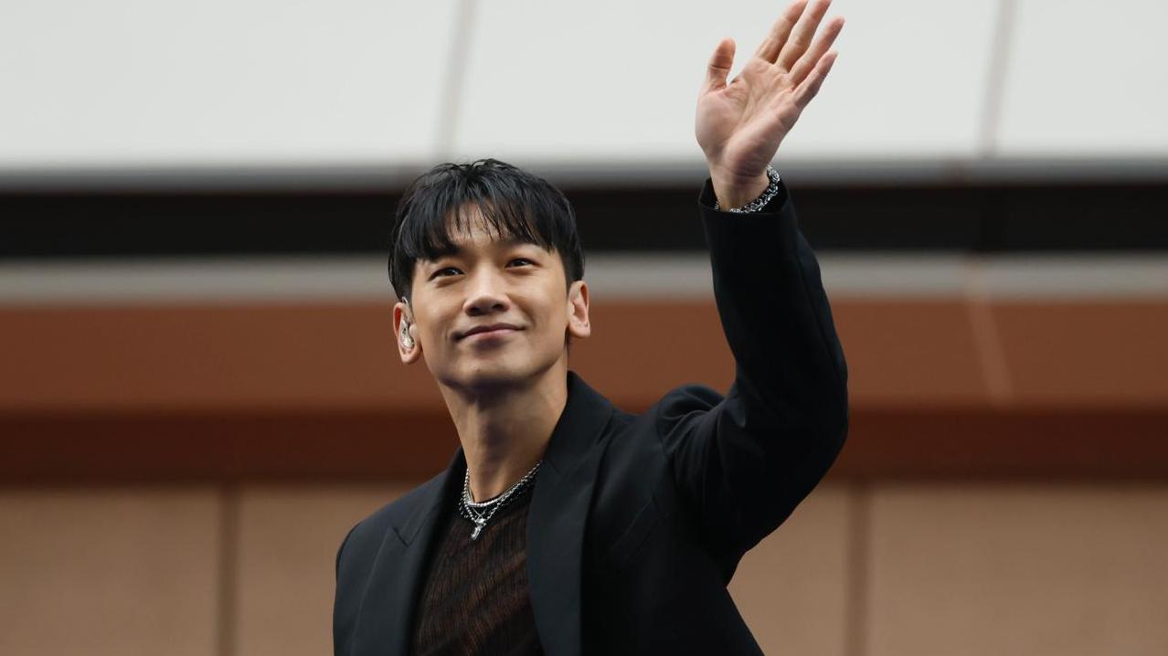 Rain鄭智薰現身馬場重提巧遇鄭伊健勁興奮 預告明年推出新專輯