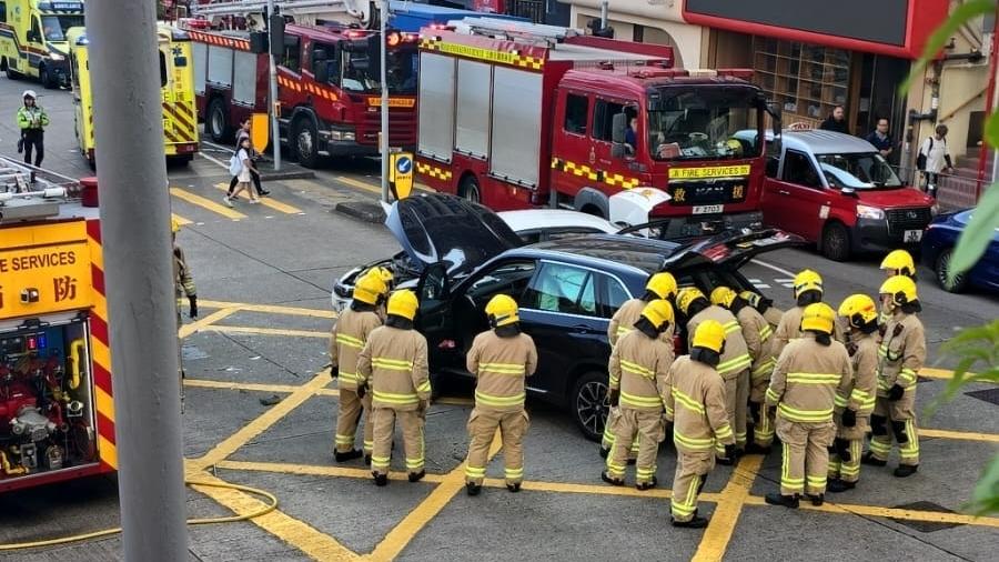 尖沙嘴發生車禍。（fb「馬路的事 (即時交通資訊台)」圖片）