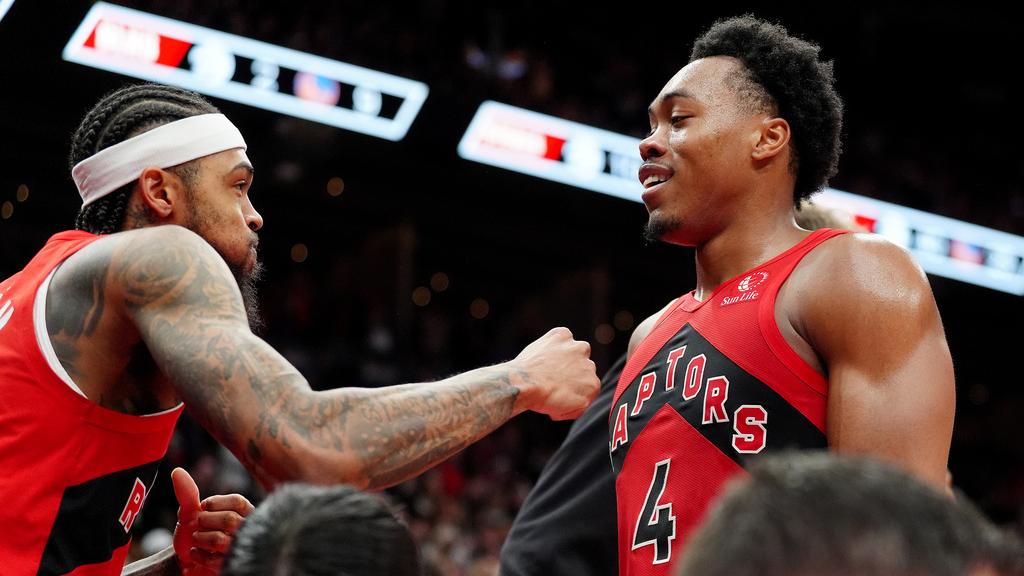 史葛迪班尼斯個人球紀錄獨取25個籃板，帶領速龍加時141:127擊敗勇士。(美聯社)