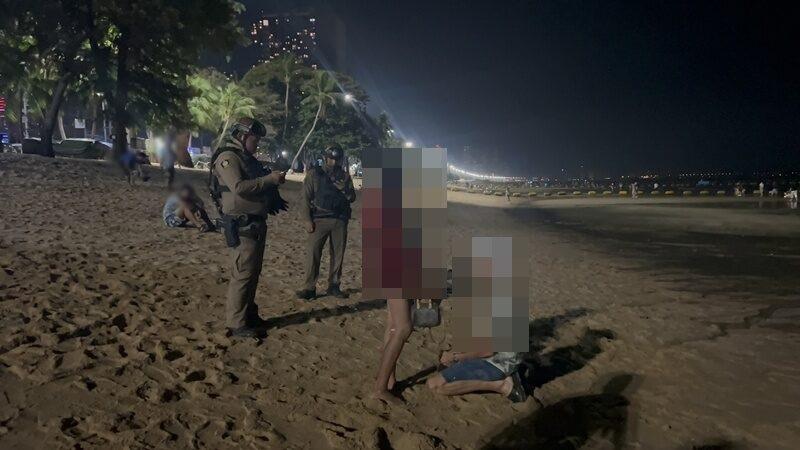 泰國芭堤雅男女浮床激戰 呻吟響徹海灘驚動民眾報警