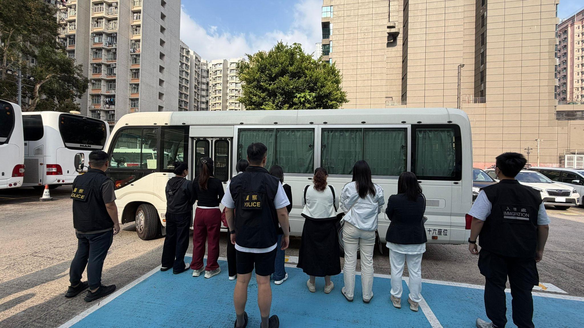 警聯入境處深水埗拘17人，涉違反逗留條件及逾期居留。（警方圖片）