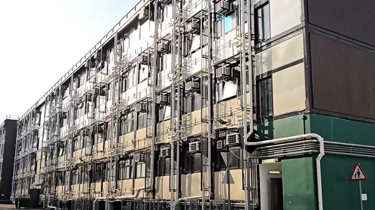 已搬至新田過渡屋居住的災民指今早再走火警，慶幸無人受傷。(Threads影片截圖)