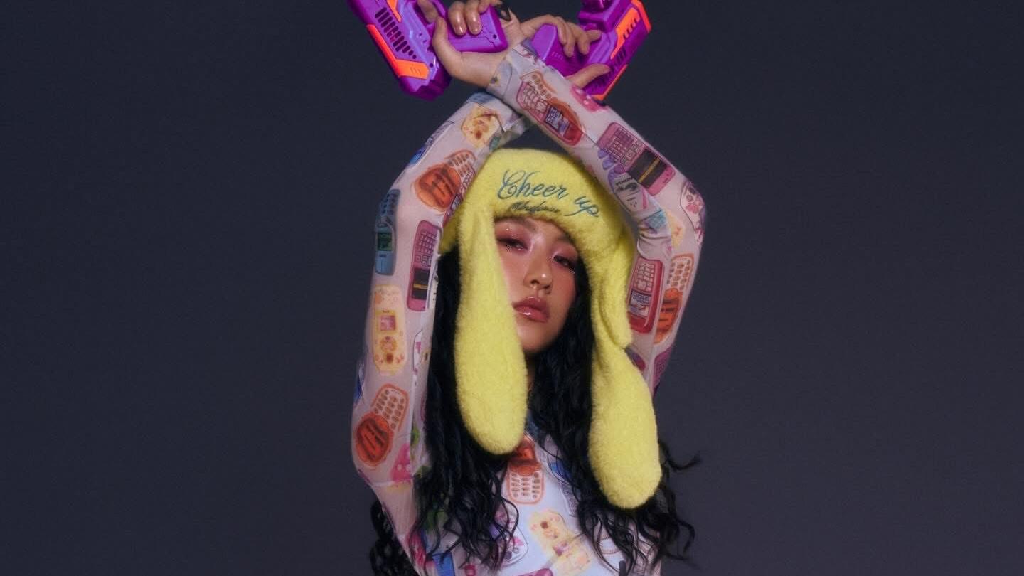 炎明熹離巢後轉壞女孩造型 願意嘗試不同風格