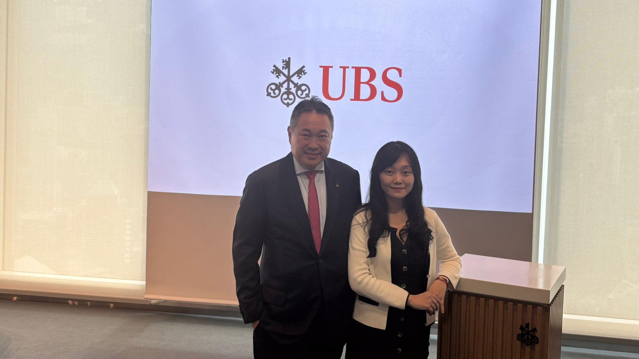 瑞銀全球投資銀行部副主席及亞洲企業客戶部聯席主管李鎮國認為，恒指明年有望重上30000點。