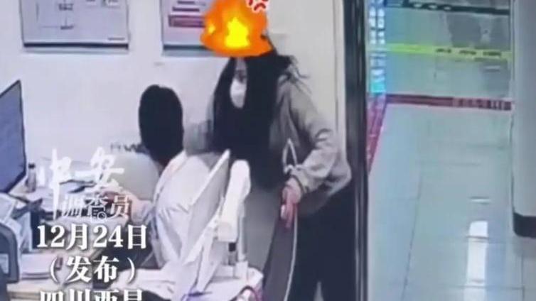 四川刁女不滿急症室等太耐 掌摑醫生洩憤後逃走(有片)