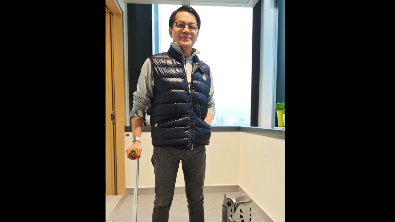 民建聯陳克勤扭傷骨裂，終於可拆保護套