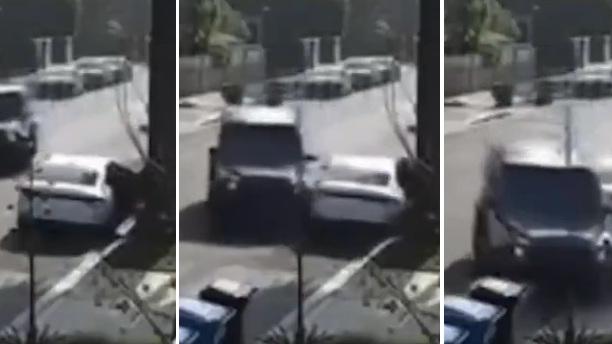 左至右：勇媽接到祖母求救電話後，立即開四驅車返車，一時怒火，猛撞賊車。(互聯網)